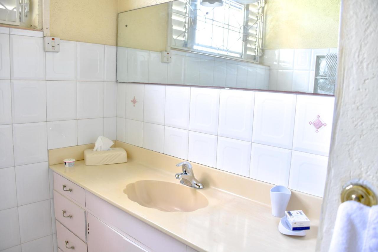 Morris Apartments Saint James Bagian luar foto