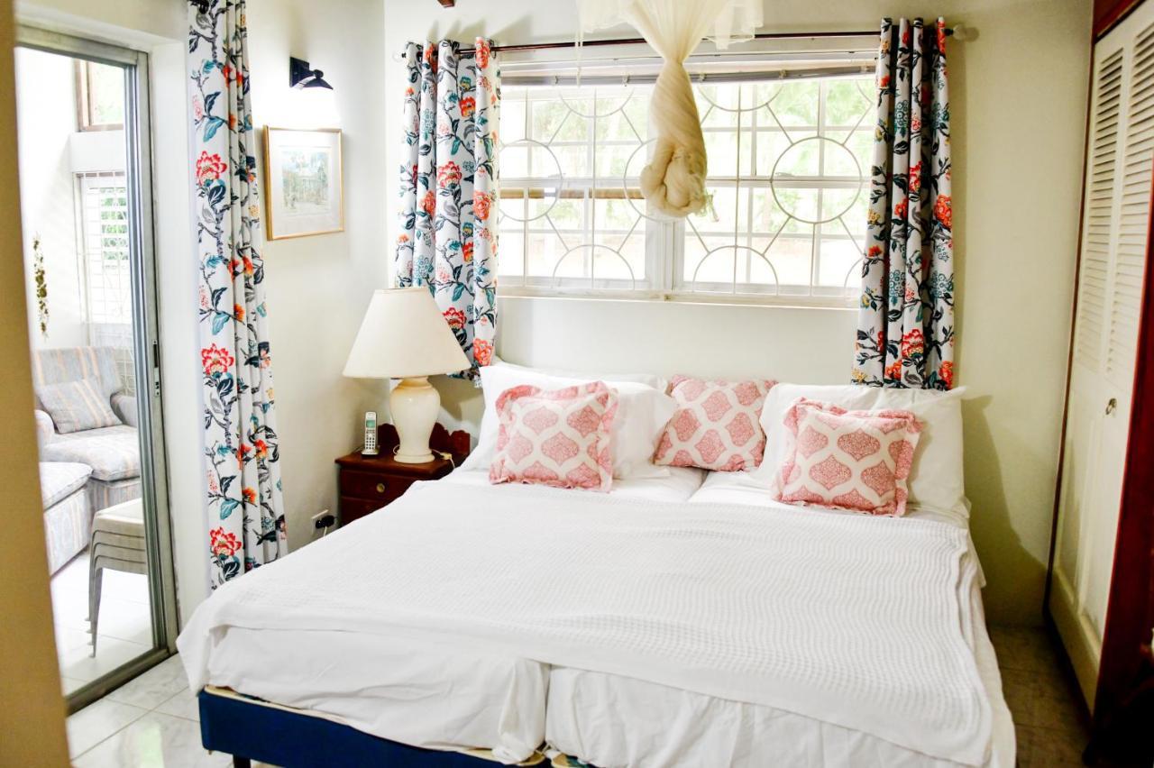 Morris Apartments Saint James Bagian luar foto
